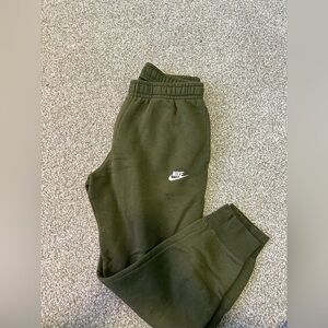 Men’s Nike sweatpants size medium